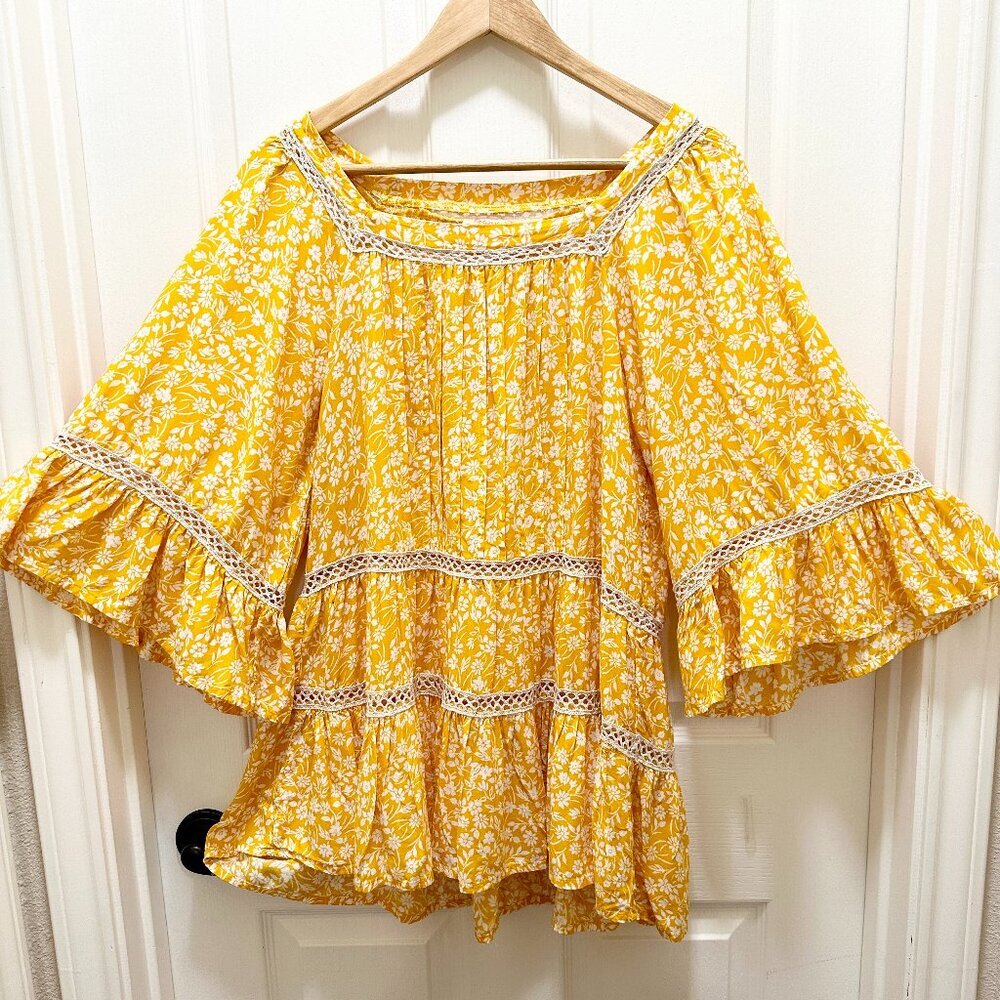 Magnolia Lane Women's Peasant Tunic Top Size M Yellow Floral Print Bell Sleeve